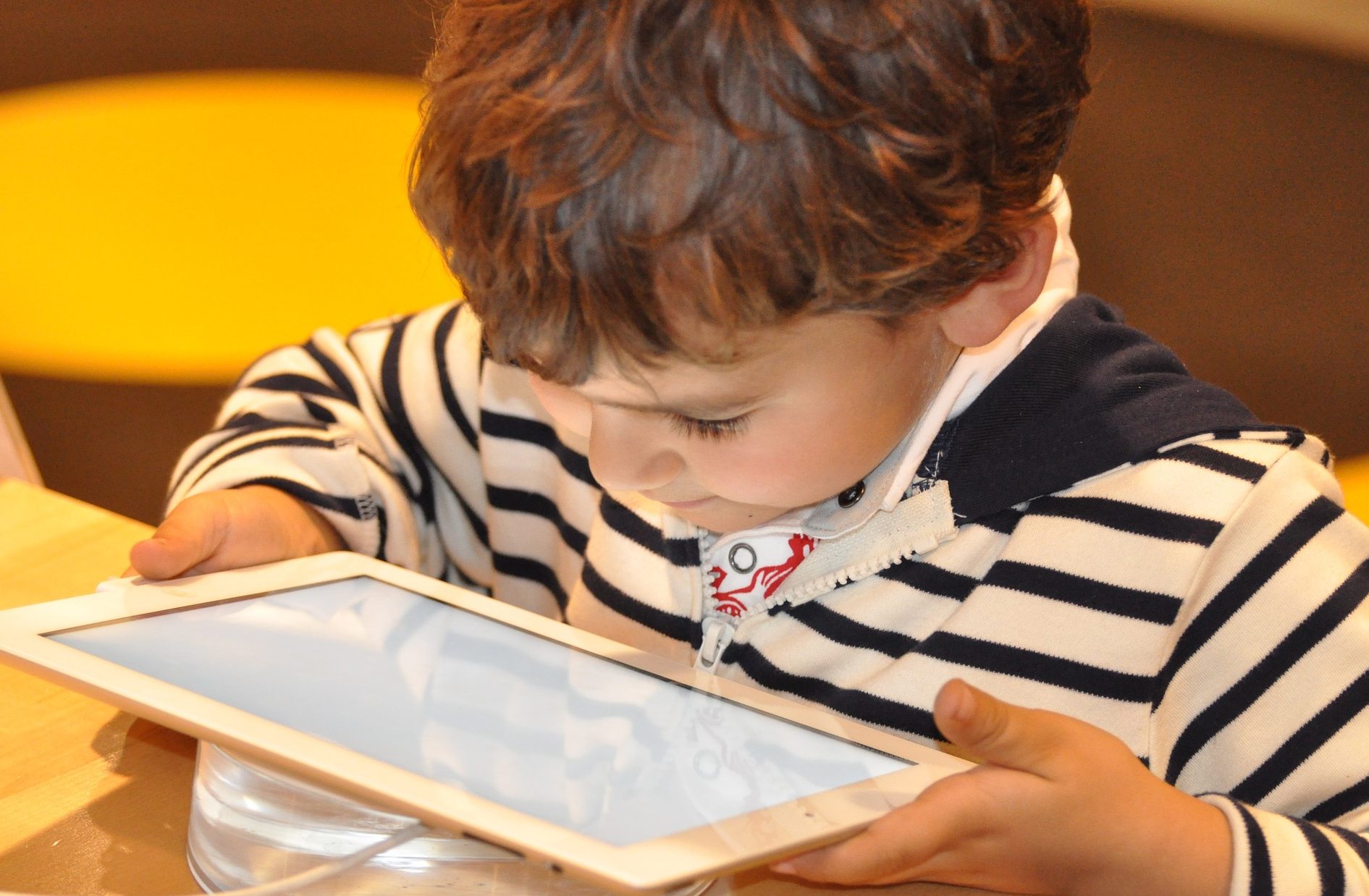 child 1183465 1920 e1533626300840
